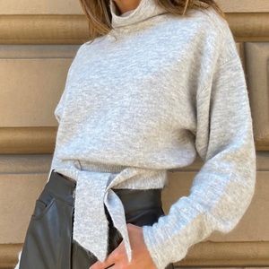 Wilfred light grey sweater